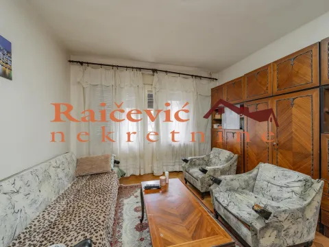 Sale, two bedroom apartment, 65m², Zemun Centar, Zemun Sve Podlokacije - image 2