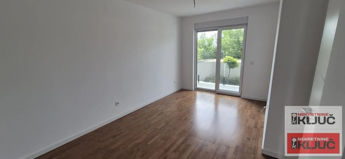 Prodaja, četvorosoban stan, 130m², Novo naselje, Novi Sad