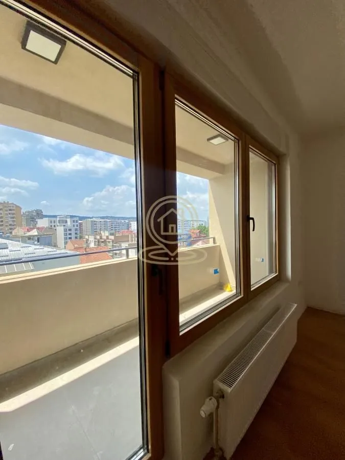 Prodaja, četvorosoban stan, 92m², Crveni Pevac, Niš