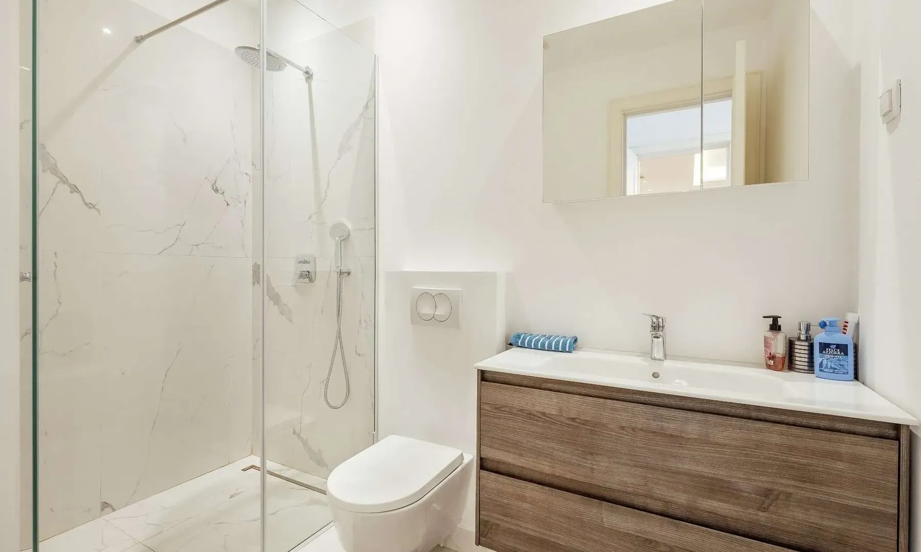 Prodaja, dvosoban stan, 103m², Centar, Kotor