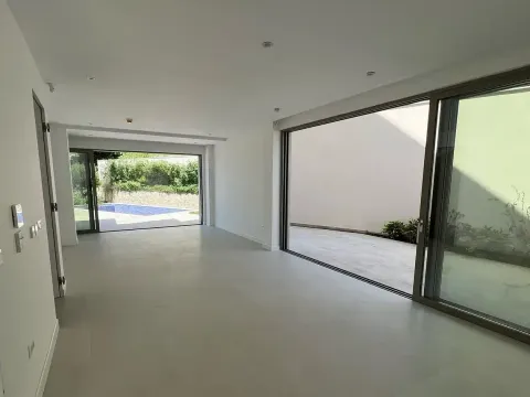 Prodaja, trosoban stan, 246m², Tivat, Crna Gora - image 2