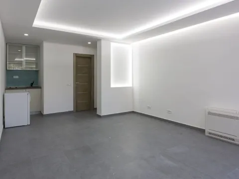 Sale, house, 250m², Kotor, Crna Gora - image 10