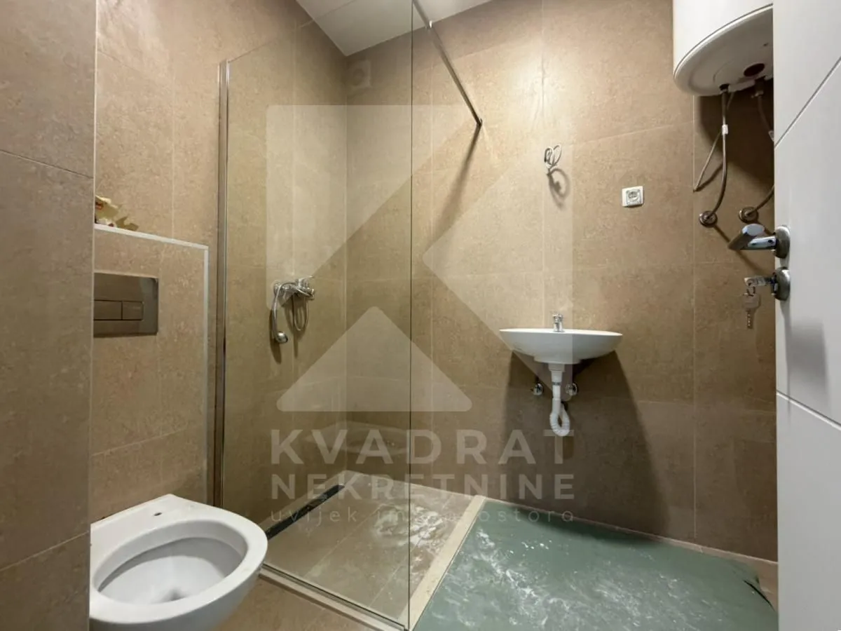 Izdavanje, jednosoban stan, 45m², Tološi, Podgorica