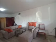 Prodaja, kuća, 397m², Petlovo Brdo, Beograd - image 1