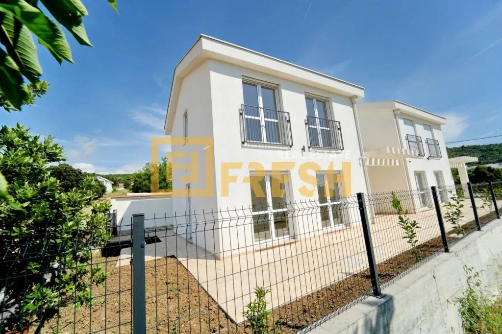 Sale, house, 400m², Bar, Crna Gora