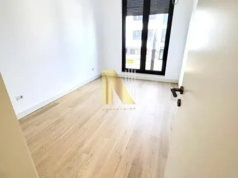 Izdavanje, poslovni prostor, 88m², Bulevar Evrope, Novi Sad Sve Podlokacije - image 8