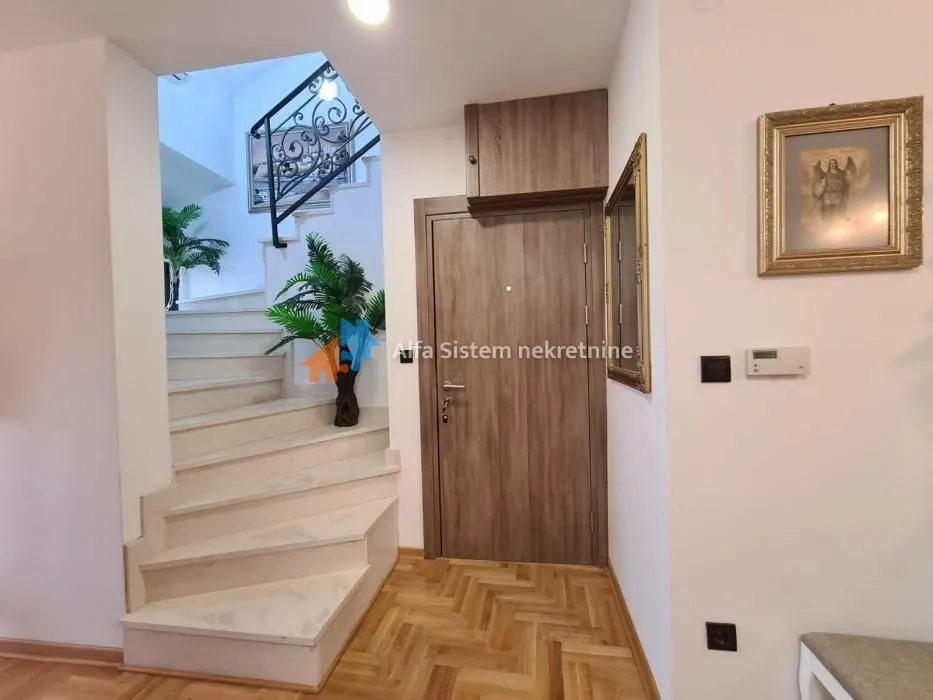 Rent, four bedroom apartment, 112m², Autokomanda, Voždovac Sve Podlokacije
