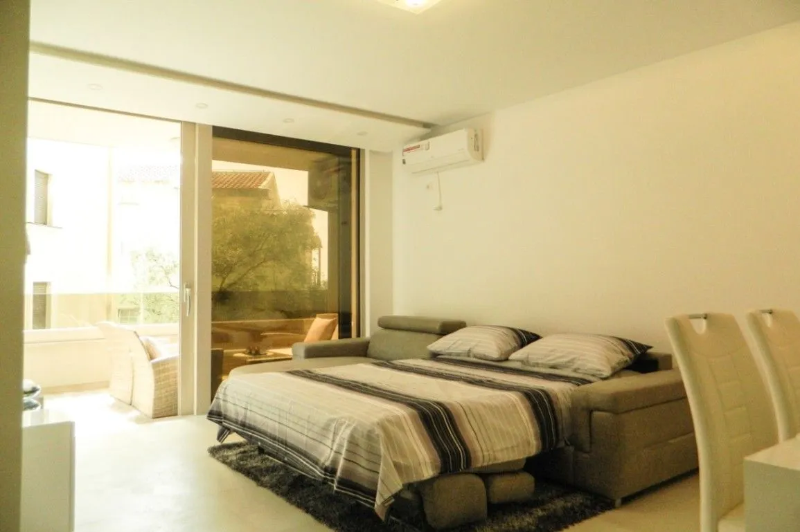 Rent, one bedroom apartment, 52m², Rafailovići, Budva