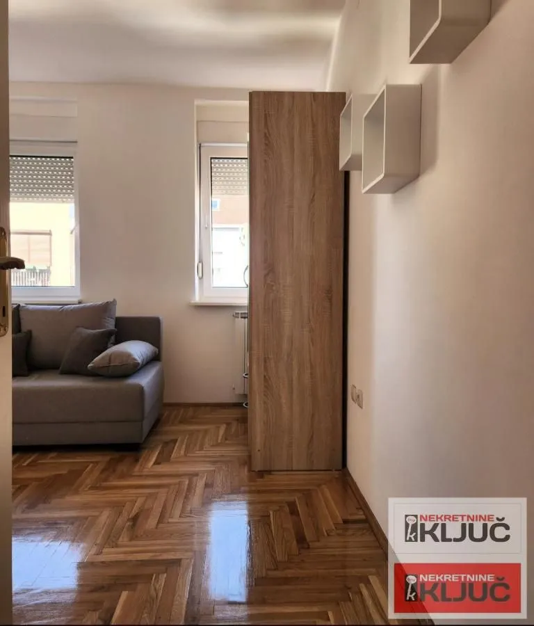Izdavanje, jednosoban stan, 56m², Grbavica, Novi Sad Sve Podlokacije