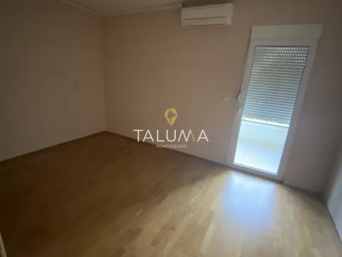 Izdavanje, dvosoban stan, 69m², Zabjelo, Podgorica - image 2