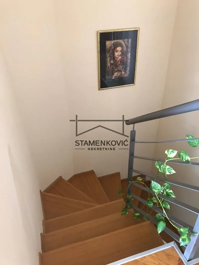 Prodaja, četvorosoban stan, 148m², Centar, Novi Sad