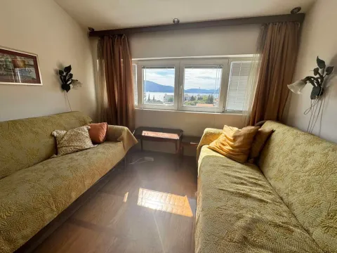 Rent, one bedroom apartment, 75m², Centar, Tivat - image 9