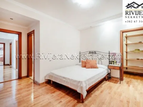 Sale, three bedroom apartment, 244m², Centar, Herceg Novi - image 35