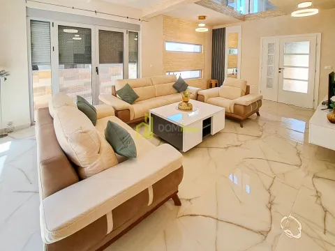 Izdavanje, kuća, 170m², Bar, Crna Gora - image 2