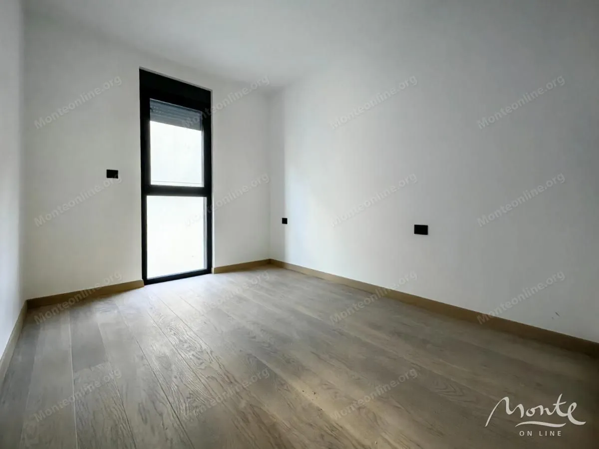 Prodaja, trosoban stan, 111m², Vezirov Most, Podgorica