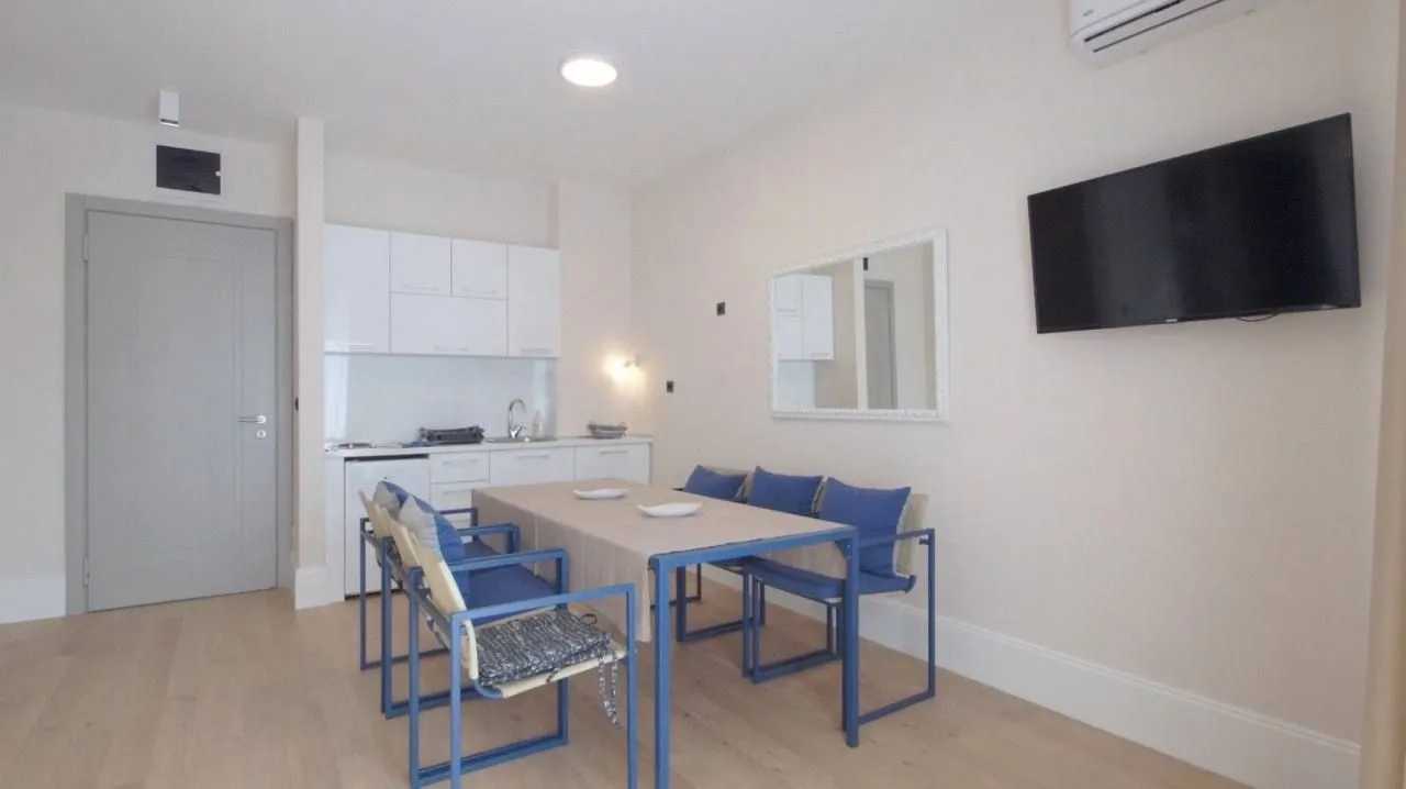 Rent, two bedroom apartment, 55m², Bečići, Budva