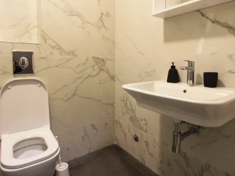 Izdavanje, jednosoban stan, 48m², Bečići, Budva - image 11