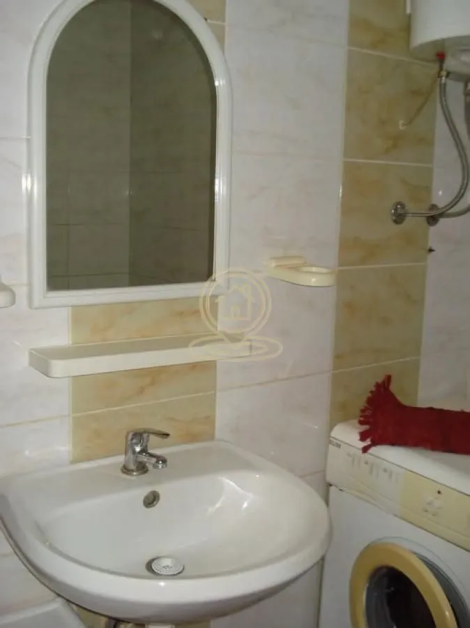 Izdavanje, dvosoban stan, 40m², Grbavica, Novi Sad Sve Podlokacije