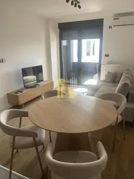 Dnevna soba sa trpezarijom i garniturom. - image 5