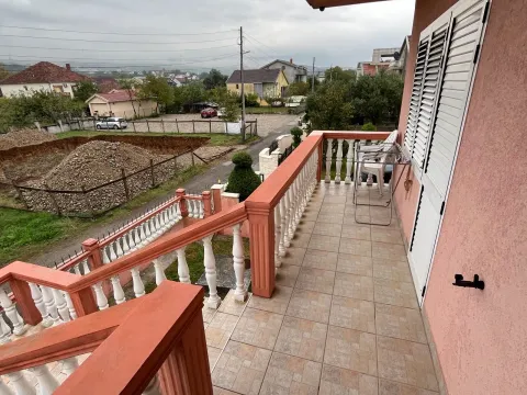 Sale, house, 761m², Tološi, Podgorica - image 19