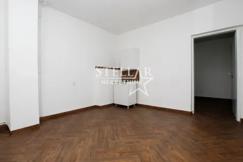 Rent, office space, 50m², Centar, Podgorica - image 1
