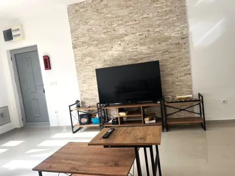 Sale, one bedroom apartment, 77m², Dobrota, Kotor - image 2