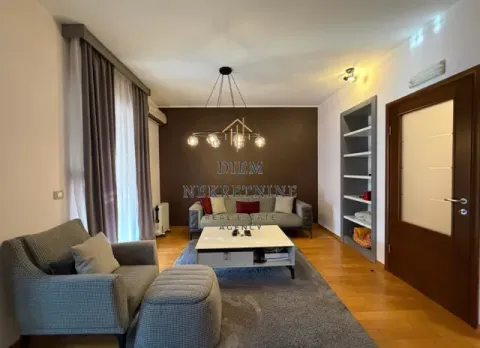 Izdavanje, trosoban stan, 140m², Podgorica, Crna Gora - image 18