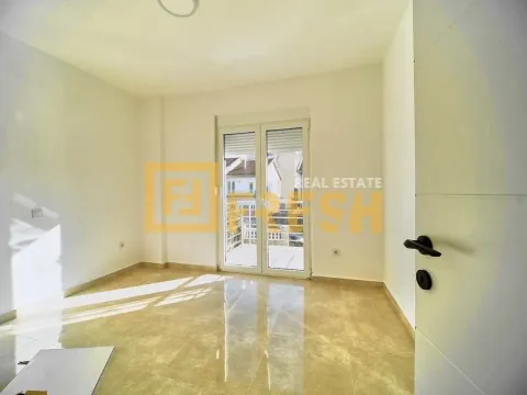 Izdavanje, kuća, 400m², Stari Aerodrom, Podgorica - image 9