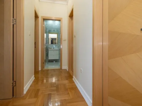 Izdavanje, trosoban stan, 110m², Preko Morače, Podgorica - image 4