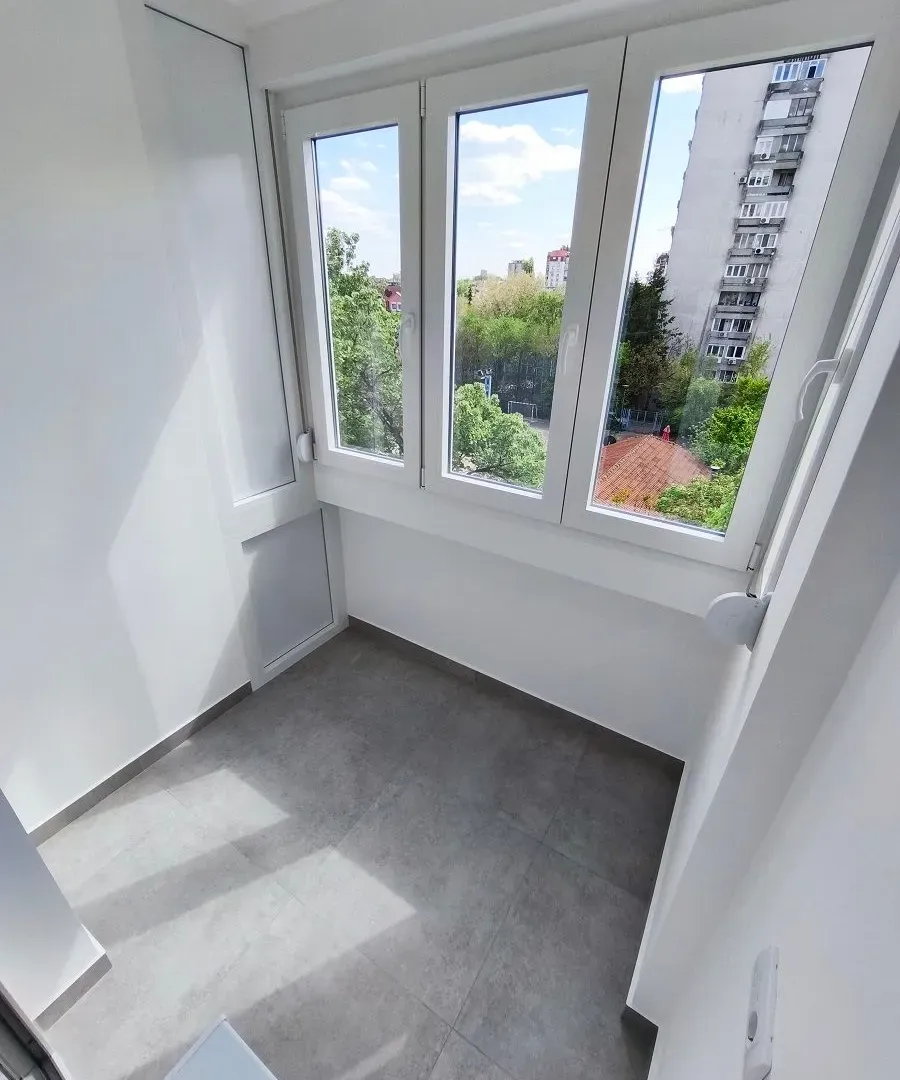 Prodaja, trosoban stan, 54m², Zemun Save Kovačevića, Zemun Sve Podlokacije