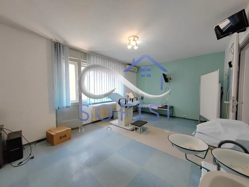 Izdavanje, poslovni prostor, 80m², Centar, Novi Sad