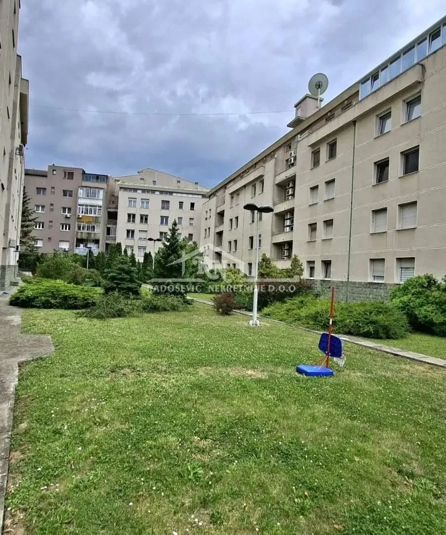 Sale, four bedroom apartment, 127m², Autokomanda, Voždovac Sve Podlokacije
