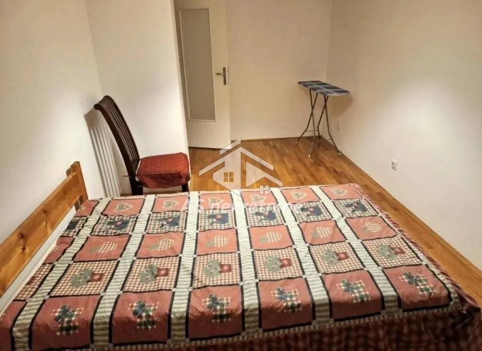 Izdavanje, četvorosoban stan, 105m², Crveni Krst, Beograd