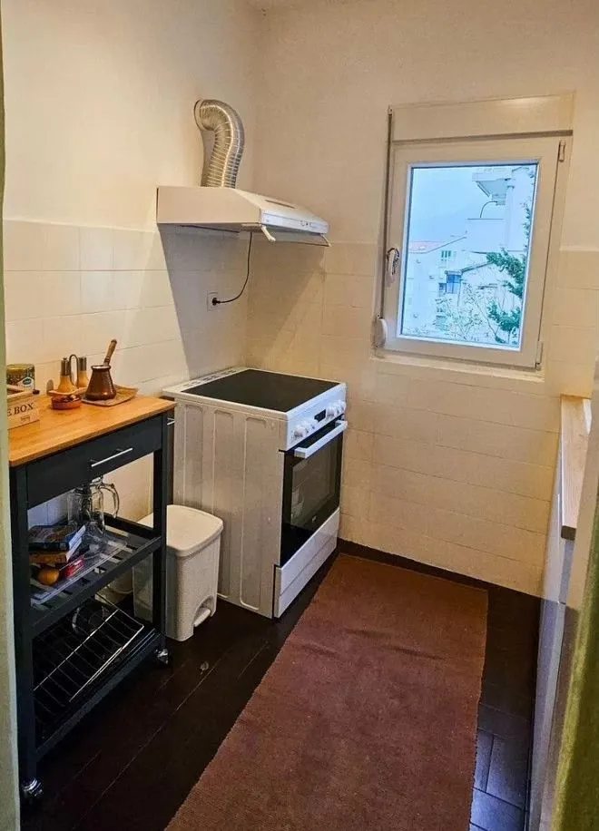 Rent, studio apartment, 40m², Dobrota, Kotor