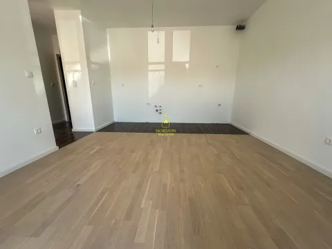 Prodaja, jednosoban stan, 45m², Tološi, Podgorica - image 2