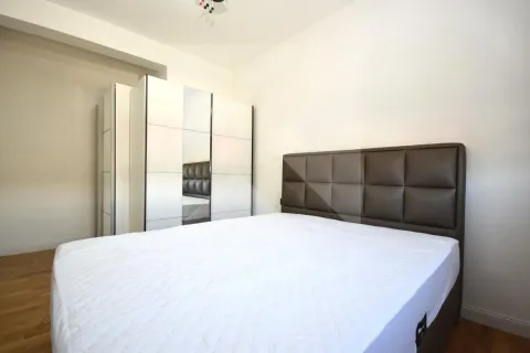 Rent, three bedroom apartment, 130m², Dalmatinska ulica, Podgorica - image 7