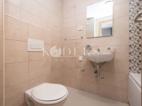 Rent, office space, 56m², Stari Aerodrom, Podgorica - image 5