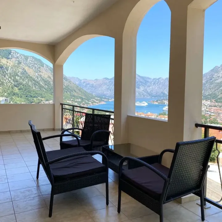 Rent, two bedroom apartment, 90m², Škaljari, Kotor
