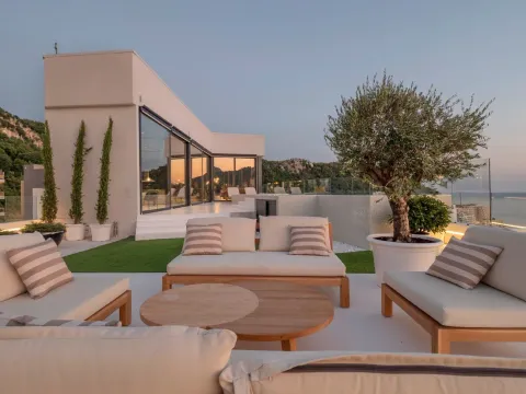 Sale, apartment, 1000m², Rafailovići, Budva