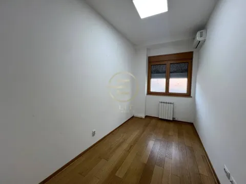 Rent, office space, 77m², Centar, Novi Sad - image 18