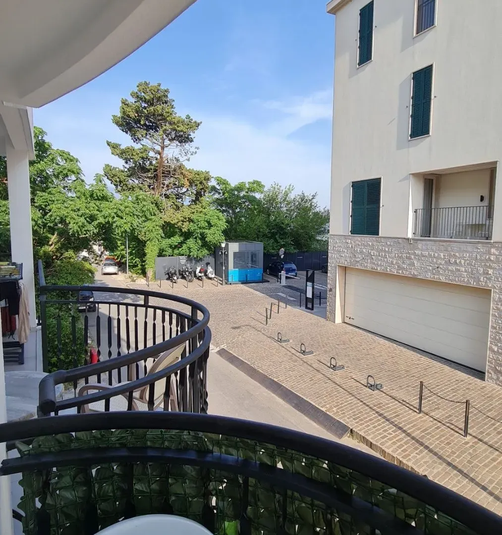 Izdavanje, jednosoban stan, 23m², Đenovići, Herceg Novi