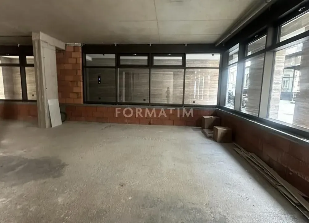 Izdavanje, poslovni prostor, 170m², Cvetni Trg, Vračar Sve Podlokacije