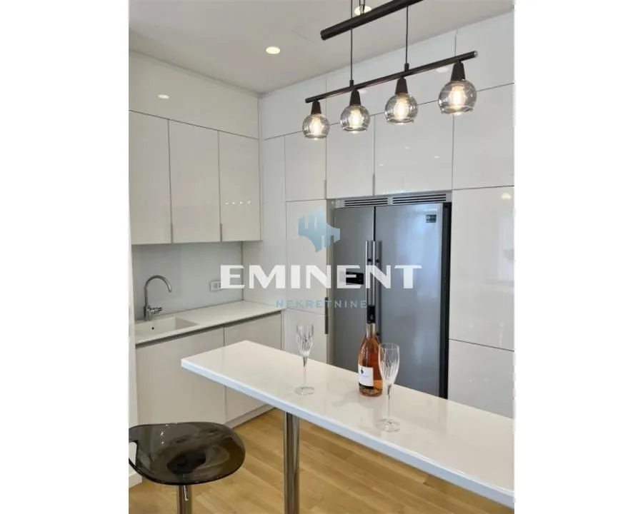 Rent, three bedroom apartment, 205m², Novi Beograd Blok 65, Novi Beograd Sve Podlokacije