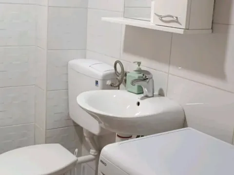Izdavanje, garsonjera, 30m², Centar, Bar - image 4