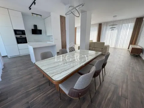 Sale, four bedroom apartment, 190m², Južni Bulevar, Vračar Sve Podlokacije