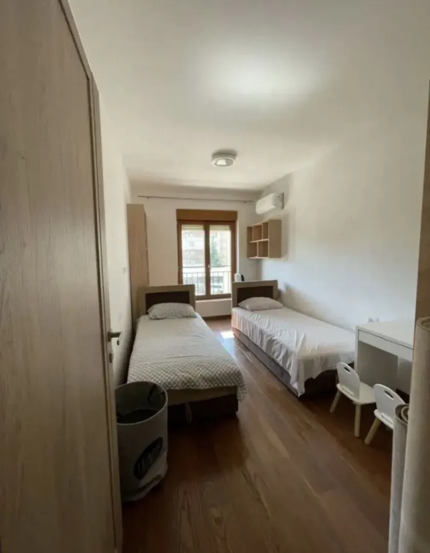 Izdavanje, dvosoban stan, 69m², Master Kvart, Podgorica