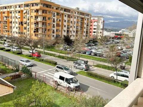 Izdavanje, jednosoban stan, 40m², Stari Aerodrom, Podgorica - image 5