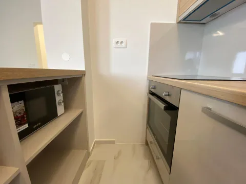 Izdavanje, trosoban stan, 120m², Bečići, Budva - image 6