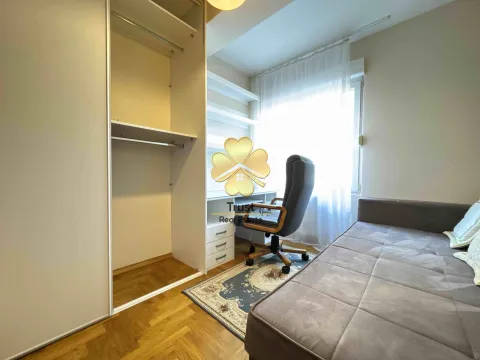 Izdavanje, dvosoban stan, 80m², Momišići, Podgorica - image 14