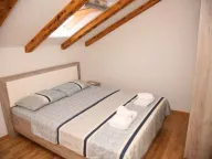 Rent, three bedroom apartment, 80m², Kalimanj, Tivat - image 2